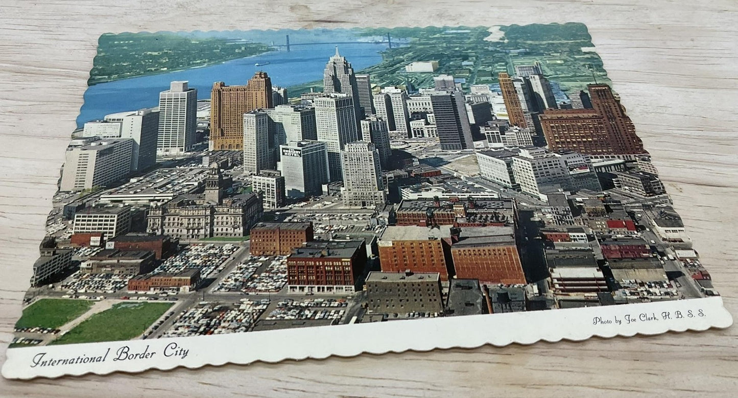 Vintage International Border City Detroit Photochrome Postcard 5.5x3.5 In