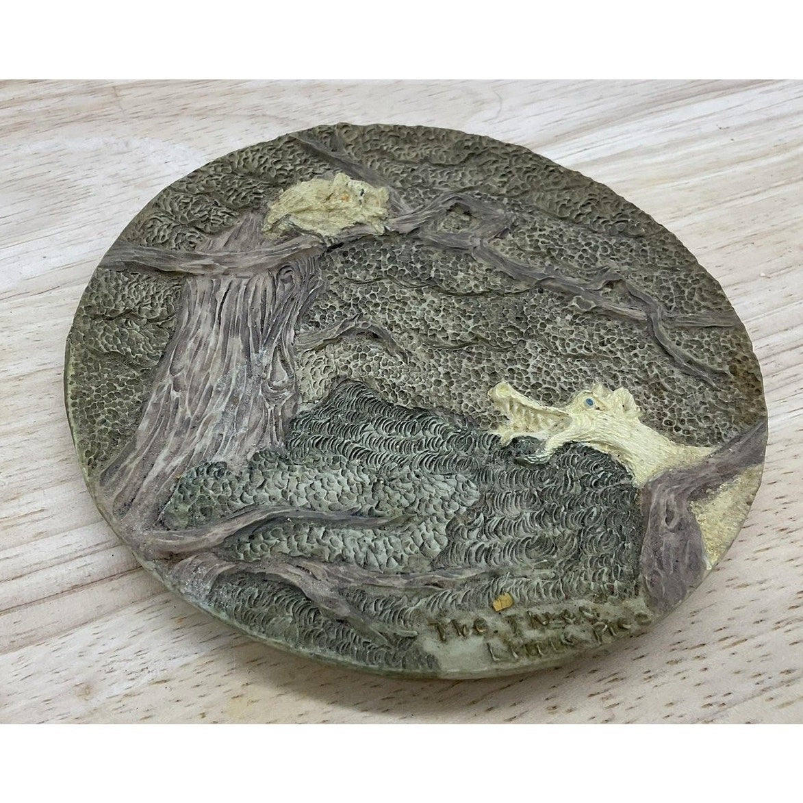 Three Little Pigs Round Relief Plaque Resin Art Wolf Fairy Tale Rustic Decor