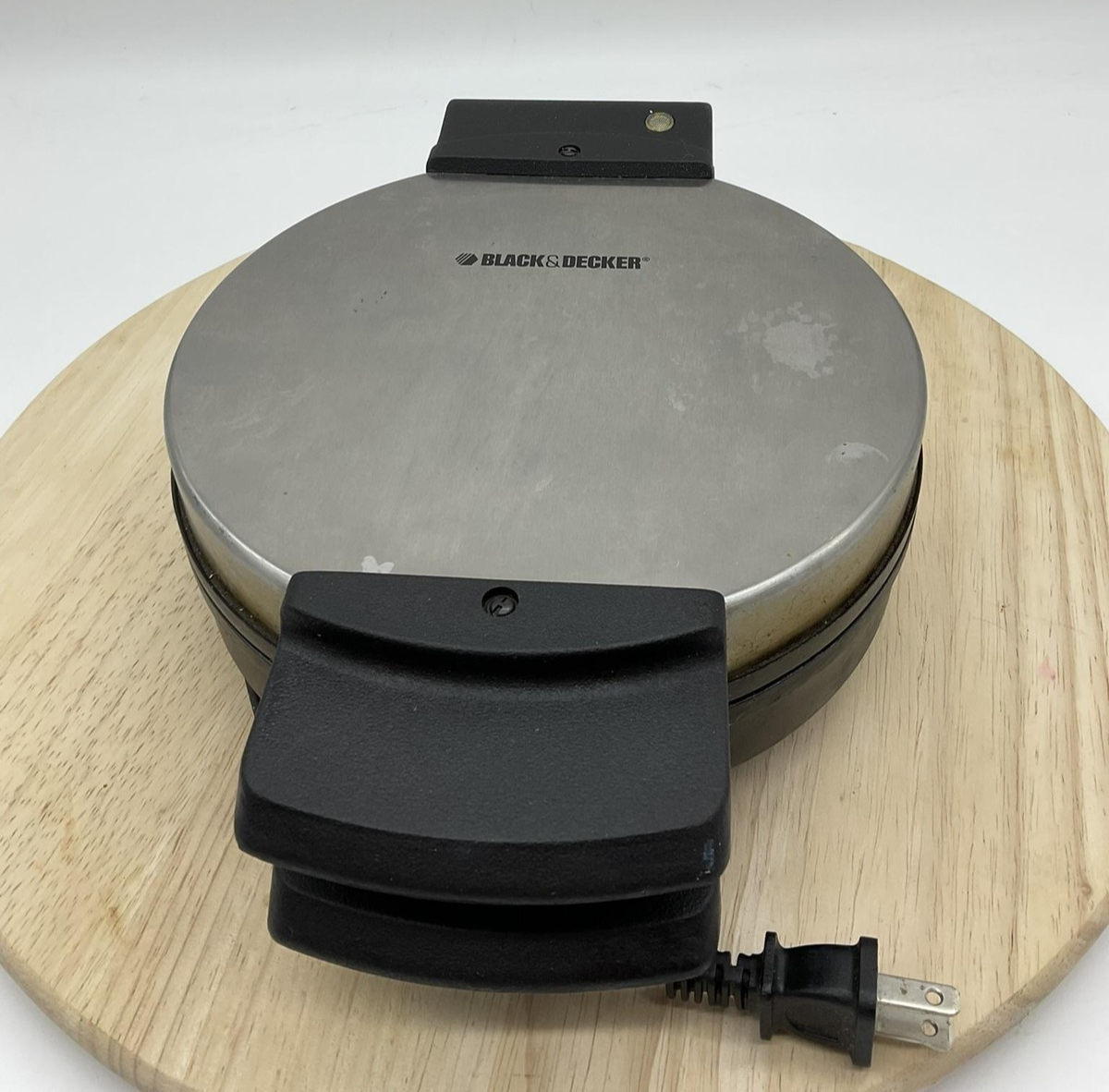 Black & Decker Belgian Waffle Maker WM55T Round Non Stick Electric Silver 650W