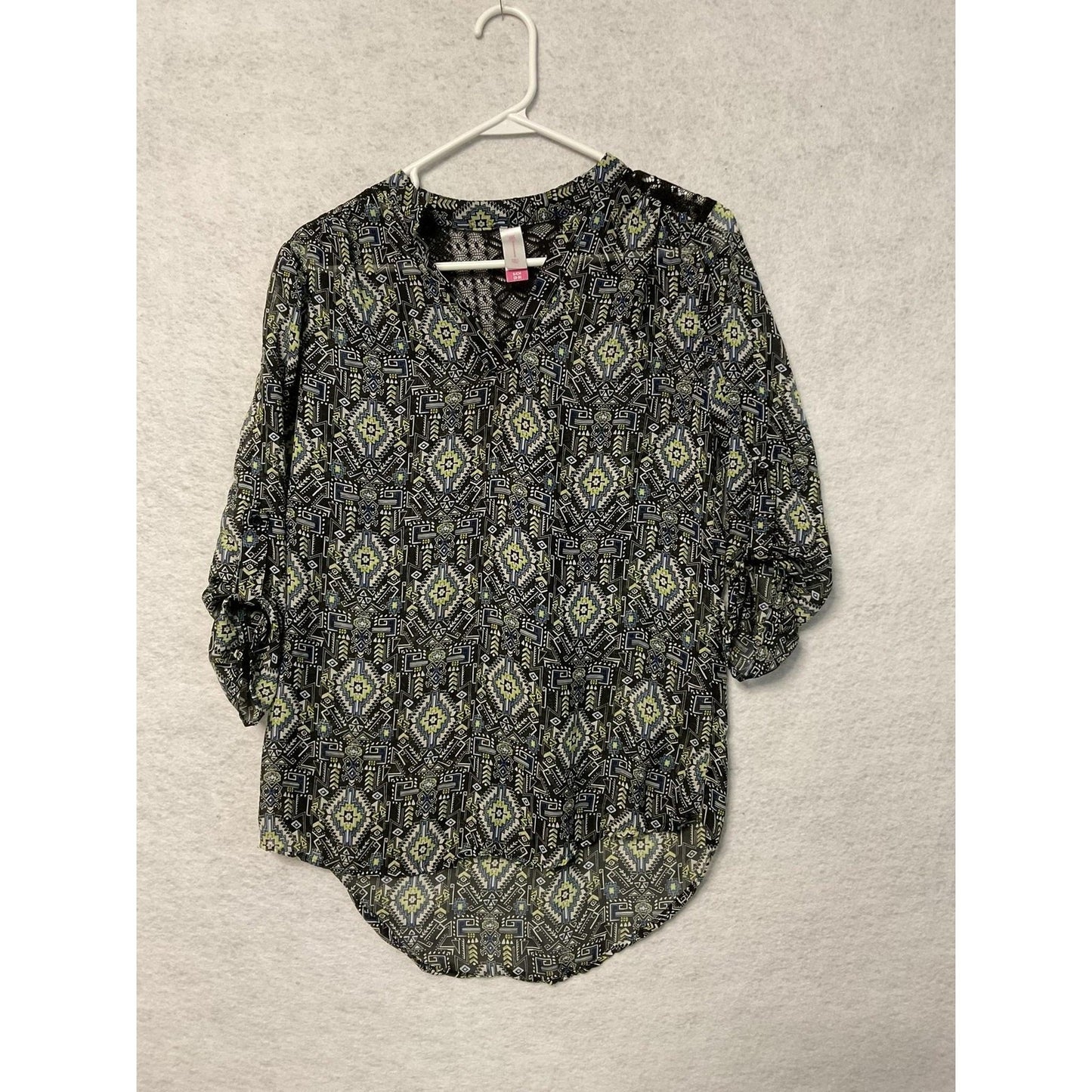 No Boundaries Shirt Womens Small Black Geo Print Lace Back High Low Hem Boho