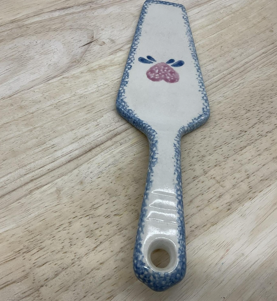 Vintage Hermitage Ceramic Spongeware Cake Knife Server Beige Heart Country