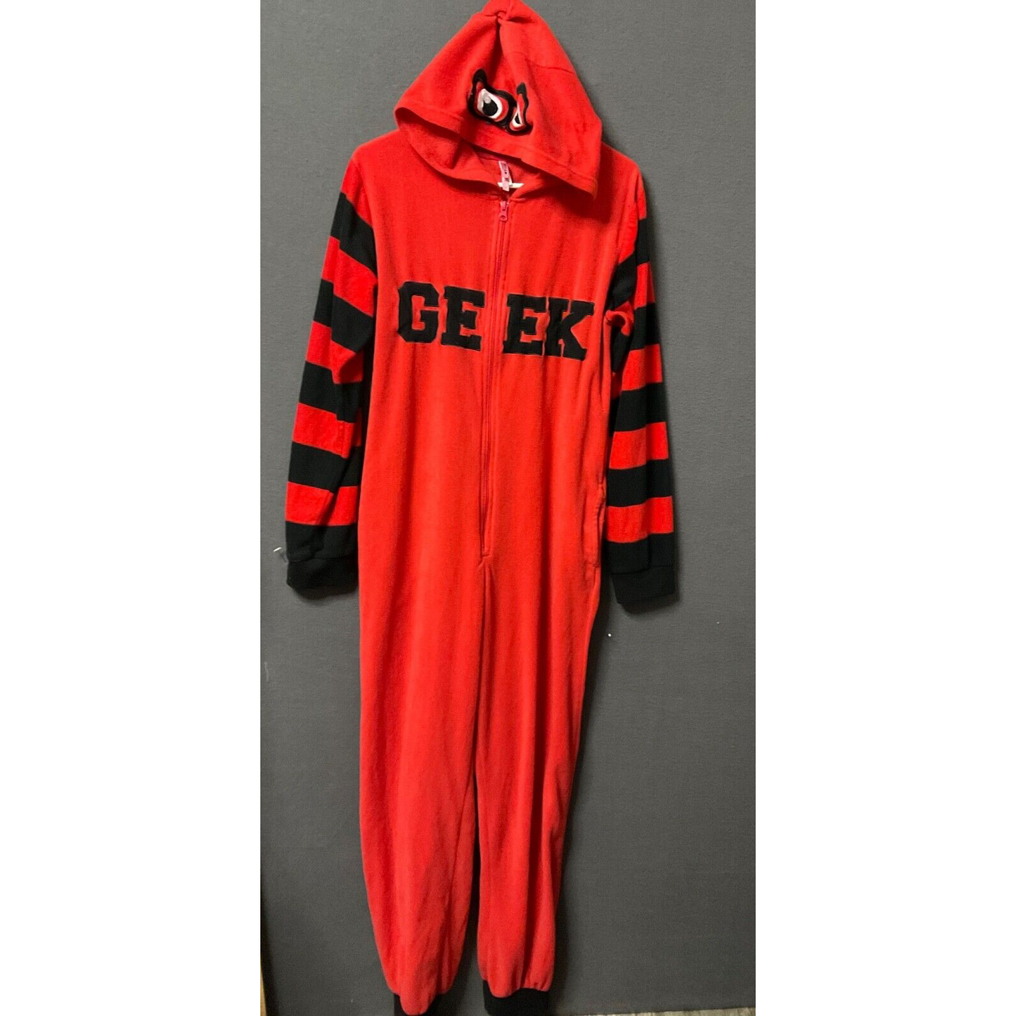 Tarae by Rue 21 Geek Hooded Fleece One piece Medium Lounge Pajamas Unisex