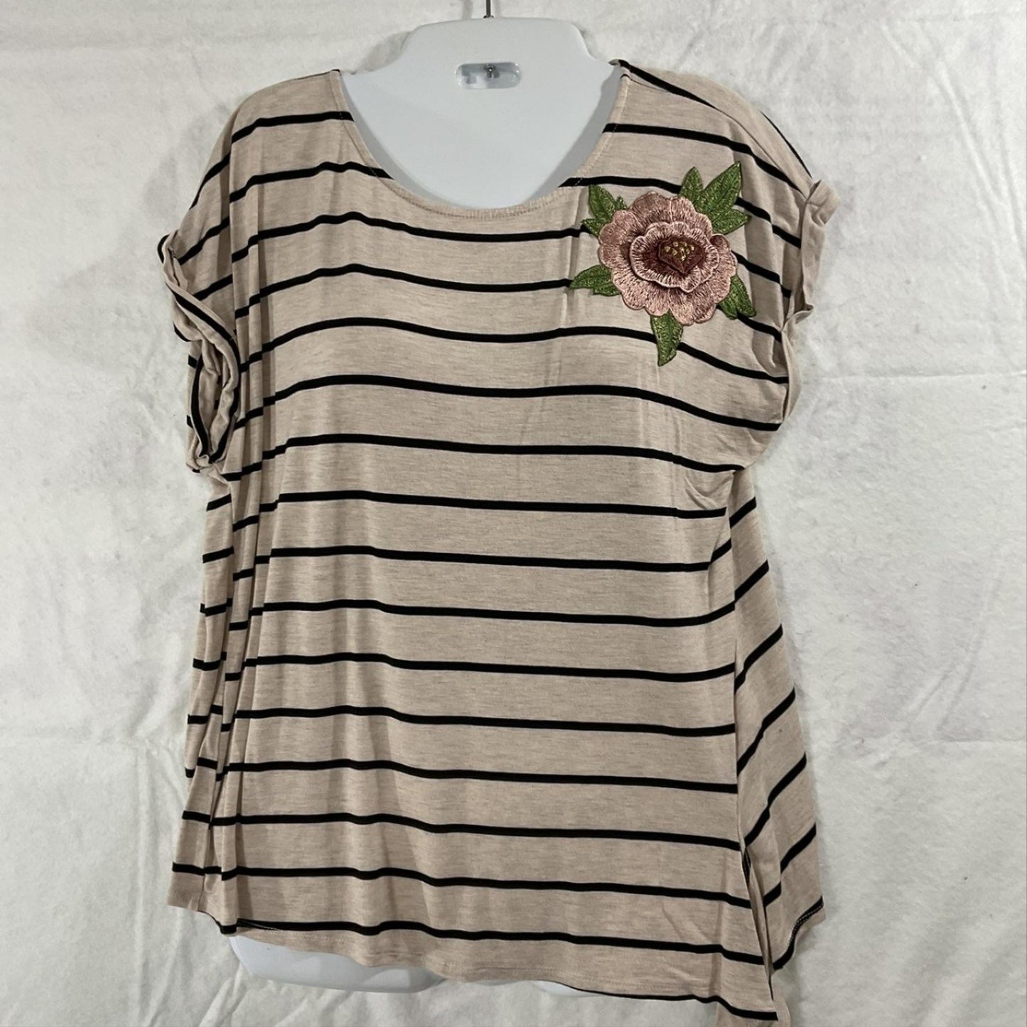 Olivia Blu Shirt Womens Large Beige Stripe Floral Embroidered Side Tie Hem
