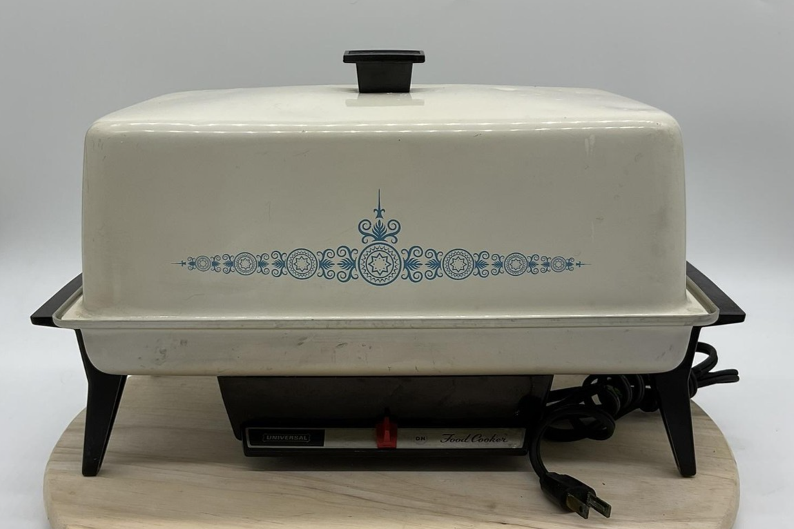 Universal Food Cooker Electric Roaster Buffet Server With Pans & Rack VTG Tested
