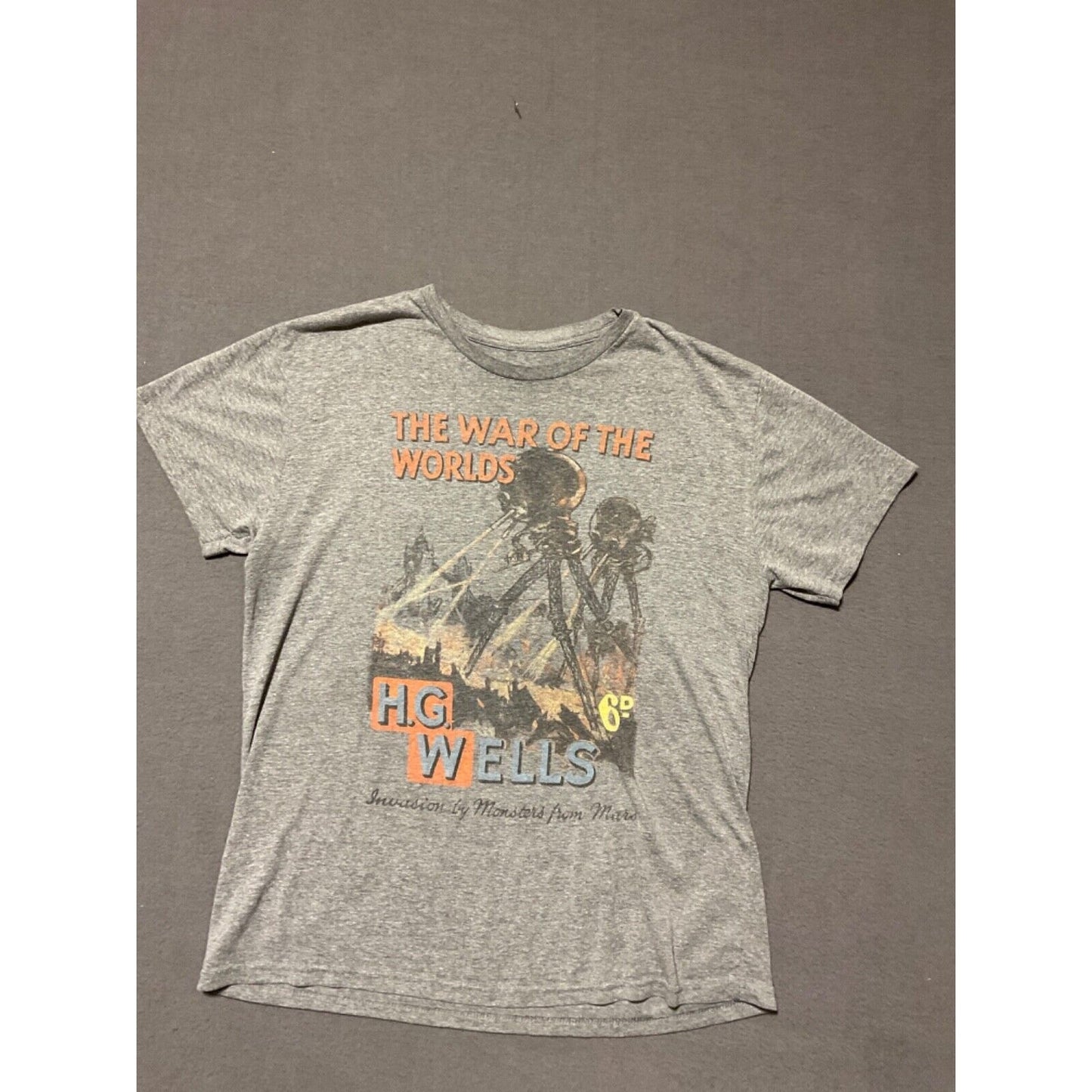 The War of the Worlds Unisex T-Shirt XL (Fits like a large)
