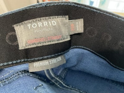 Torrid Jeans Womens 26R Blue Medium Wash Bombshell Straight Stretch Denim 2021