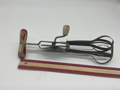 VTG Red Handle Rotary Hand Mixer Egg Beater Stainless Retro Kitchen Utensil