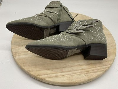Qupid Ankle Boots Womens Size 5.5 Green Faux Suede Studded Buckle Heel
