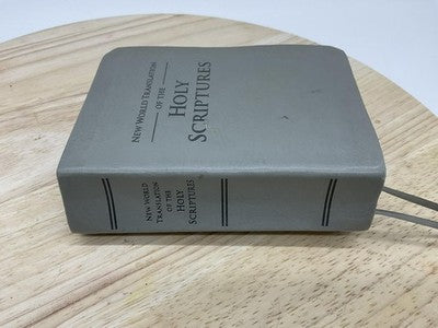 New World Translation of the Holy Scriptures Bible Softcover Jehovah's Witness