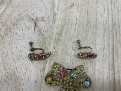 Vintage Bow Brooch Screw Back Earrings Set Rhinestone Pearl Gold Tone Pastel