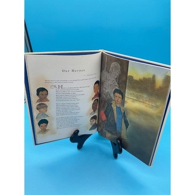 The Children's Book of Heroes Hardcover William J. Bennett 1997 Scholastic