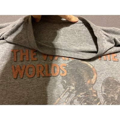 The War of the Worlds Unisex T-Shirt XL (Fits like a large)