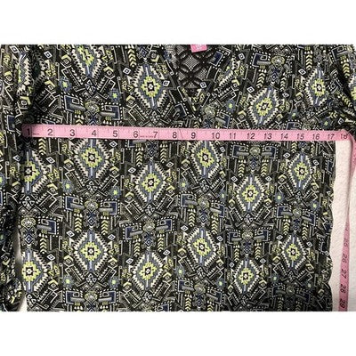 No Boundaries Shirt Womens Small Black Geo Print Lace Back High Low Hem Boho