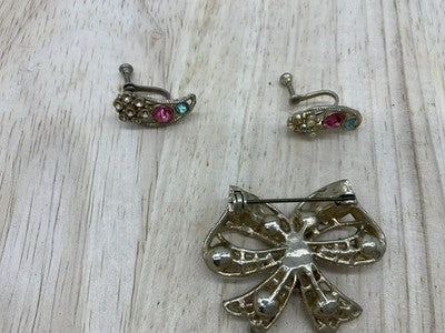 Vintage Bow Brooch Screw Back Earrings Set Rhinestone Pearl Gold Tone Pastel