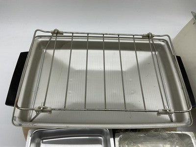 Universal Food Cooker Electric Roaster Buffet Server With Pans & Rack VTG Tested