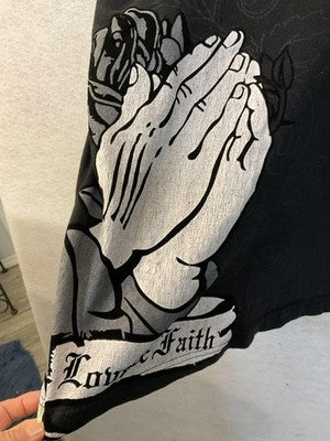 Victorious Shirt Mens Large Black Love & Faith Cross Praying Hands Christian