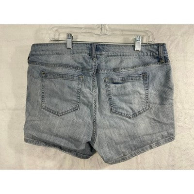 Torrid Denim Shorts Womens 14 Light Wash Distressed Frayed Hem Summer Casual