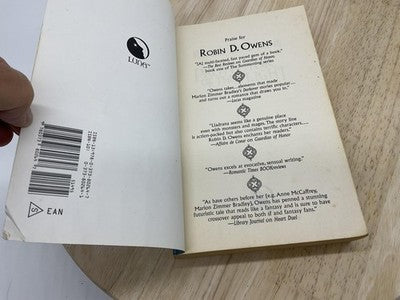 Protector Of The Flight Robin D. Owens Fantasy Novel Paperback Pegasus Luna Book