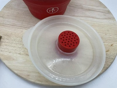 Pampered Chef Red Silicone Microwave Popcorn Popper Collapsible Vented Lid