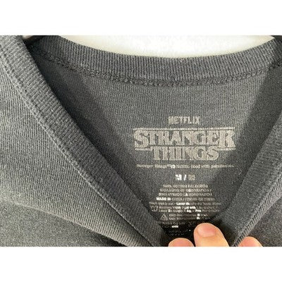Netflix Stranger Things T-Shirt Youth Medium Black Red Logo Graphic Tee Netflix