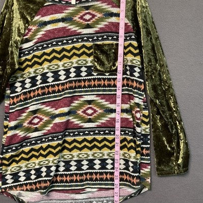 Lilypad Shirt Womens Medium Aztec Boho Pattern Green Velvet Sleeve Pocket Long