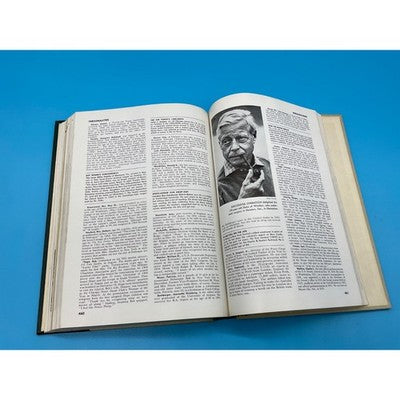 1965 The World Book Events of 1964 Year Book Annual Green White W Gold Embossing
