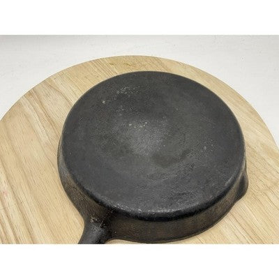 Cast Iron Skillet Frying Pan 2 Pour Spouts Rustic Kitchen Cookware Camping VTG