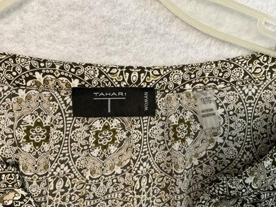 Tahari size 1X Brown Abstract V neck Elegant Soft Relaxed Blouse Office Career