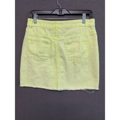 The Style Between Us Greenish Yellow Denim Mini Skirt Raw Hem Size Small