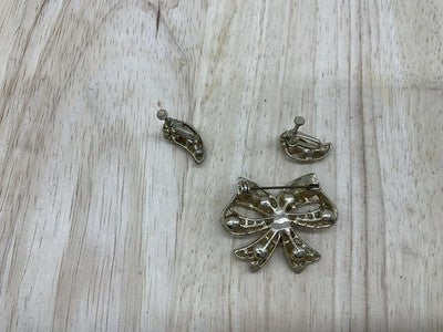 Vintage Bow Brooch Screw Back Earrings Set Rhinestone Pearl Gold Tone Pastel