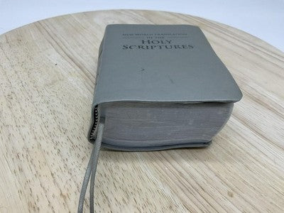 New World Translation of the Holy Scriptures Bible Softcover Jehovah's Witness