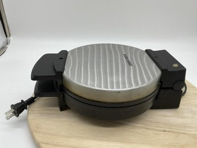 Black & Decker Belgian Waffle Maker WM55T Round Non Stick Electric Silver 650W