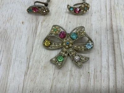 Vintage Bow Brooch Screw Back Earrings Set Rhinestone Pearl Gold Tone Pastel