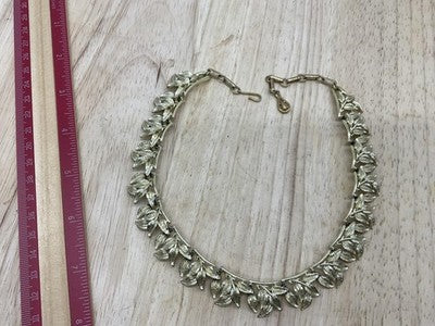 Necklace Gold Tone Leaf Collar Statement Nature Vintage Chain 17" Womens Jewelry