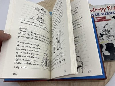 Jeff Kinney Diary Of A Wimpy Kid 3-Book Hardcover Set Blue Red White Cabin Fever