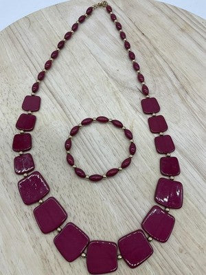 Red Beaded Necklace Bracelet Set Womens Gold Tone Plastic Square Beads Jewelry
