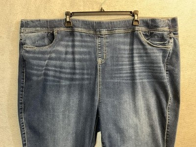 Torrid Jeans Womens 5S Blue Medium Wash Lean Jean Super Soft Jegging Stretch