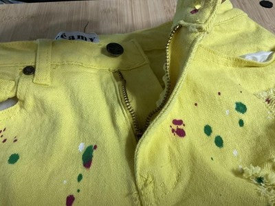 Kréamy Shorts Womens Small Yellow Distressed Paint Splatter Bermuda Stretch