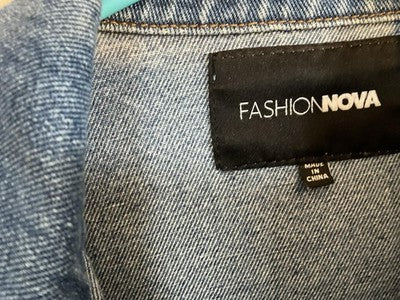 Fashion Nova Jacket Womens Medium Blue Denim Button Front Collared Pockets