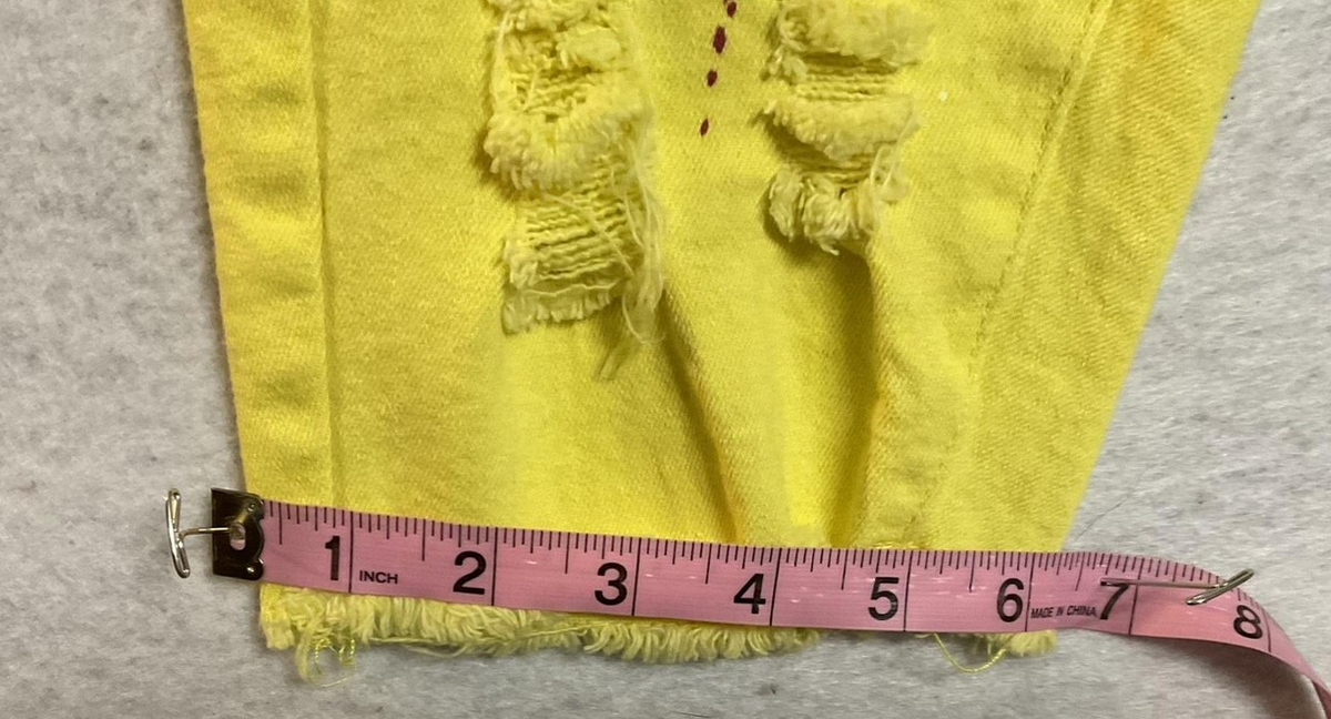 Kréamy Shorts Womens Small Yellow Distressed Paint Splatter Bermuda Stretch