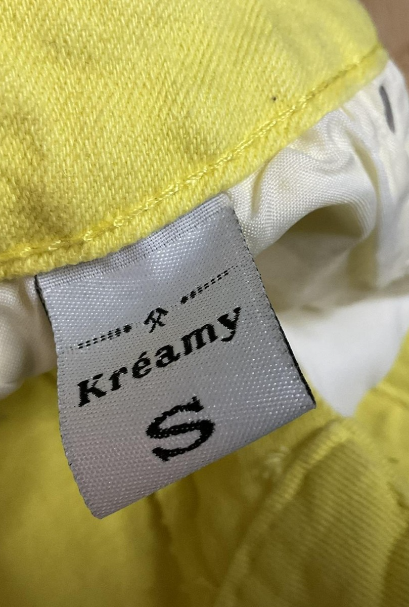 Kréamy Shorts Womens Small Yellow Distressed Paint Splatter Bermuda Stretch