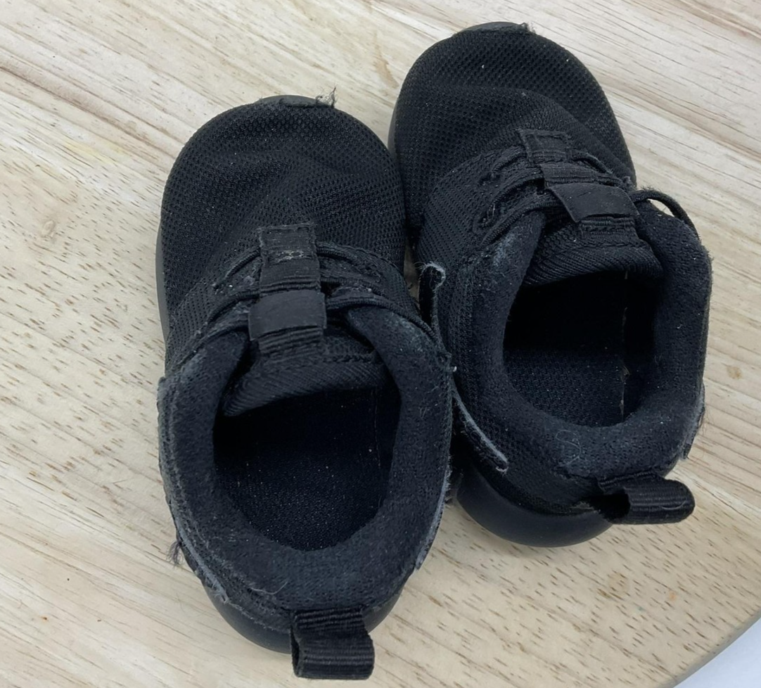 Nike Roshe One Shoes Toddler Size 4C Black Triple Black Mesh 2016 749427-010