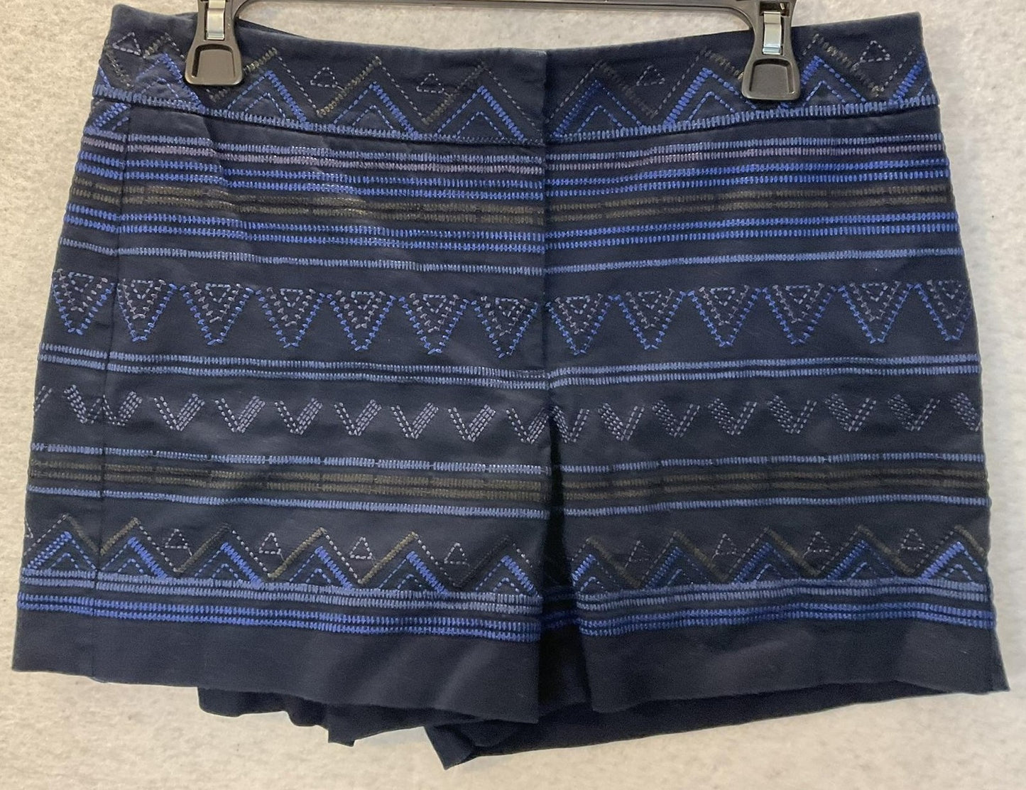 White House Black Market Shorts Womens 8 Blue Jacquard Geometric Chino Dressy