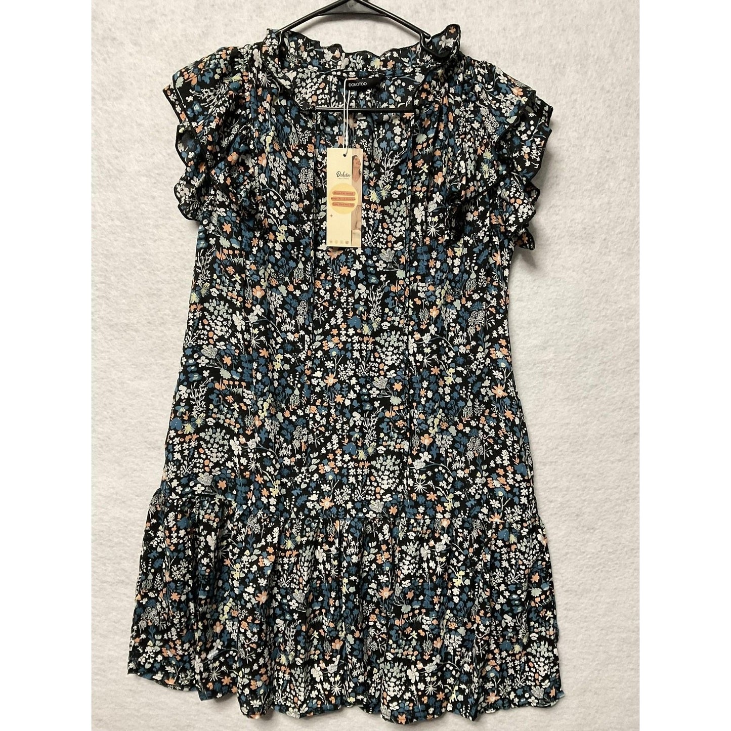 Dokotoo Dress Womens Medium Black Floral Ruffle Short Sleeve Tiered Boho New