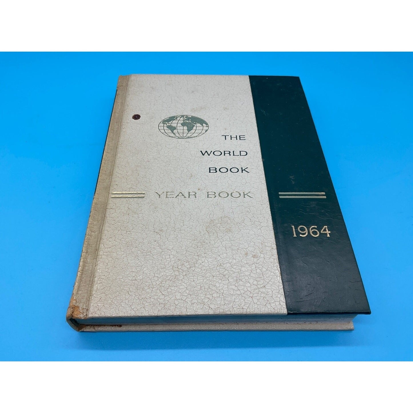 1964 The World Book Events of 1963 Year Book Annual Green White W Gold Embossing