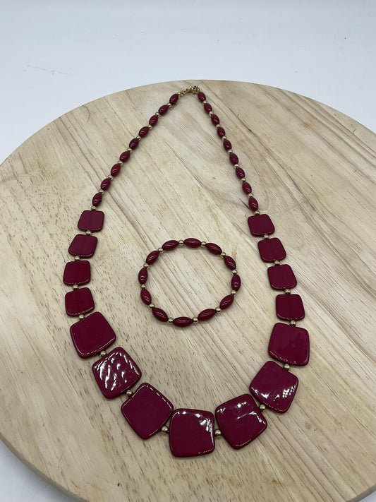 Red Beaded Necklace Bracelet Set Womens Gold Tone Plastic Square Beads Jewelry
