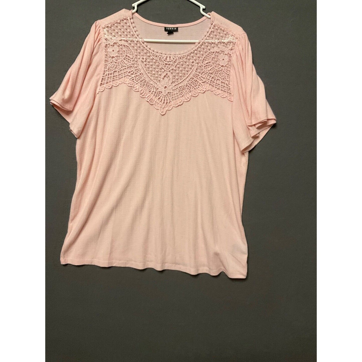 Torrid Lace Yoke Top 1X Pink Ribbed Knit Stretch Short Sleeve Boho Preppy
