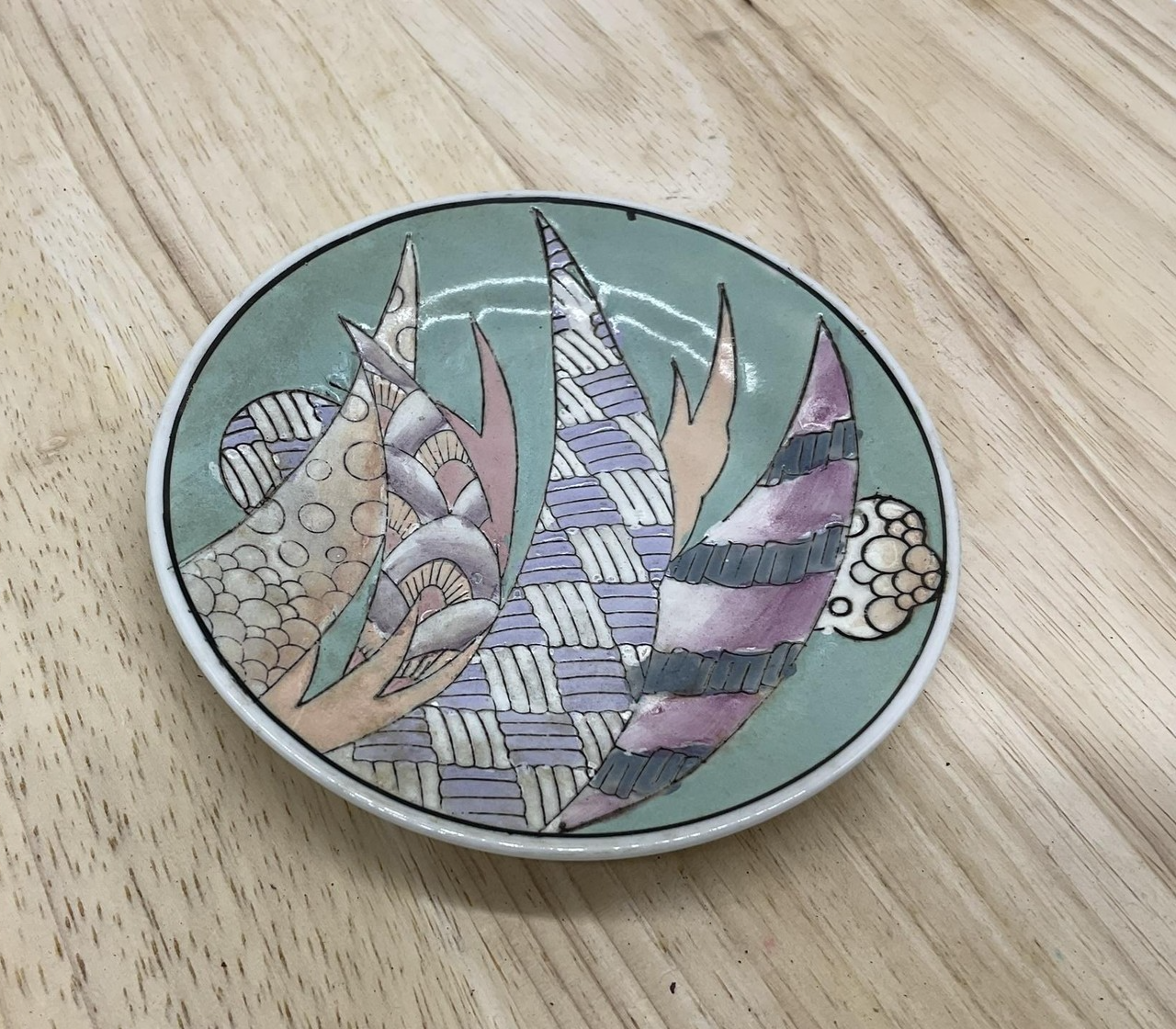 Dynasty Macau Hand Painted Decorative Plate Dish Abstract Leaves Art Design
