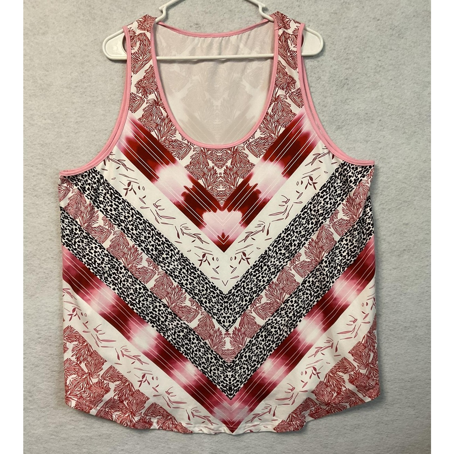 SHEIN Curve Tank Top Womens 4XL Pink Red Chevron Print Sleeveless Plus Size