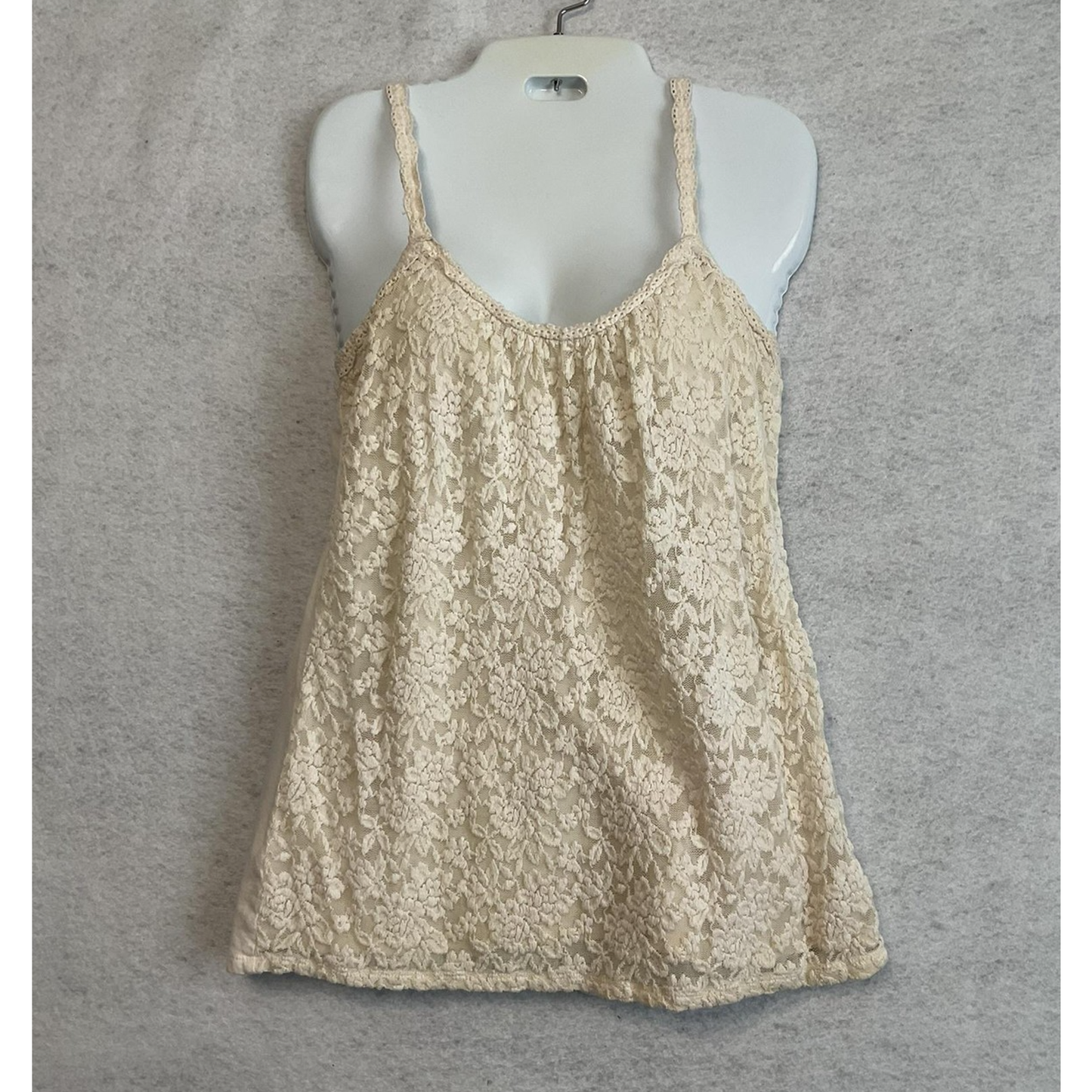 Maurices Tank Top Womens Small White Lace Floral Camisole Adjustable Straps